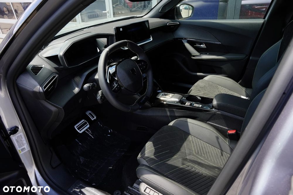 Peugeot 2008 PureTech mHEV GT Exclusive e-DCS6 - 7