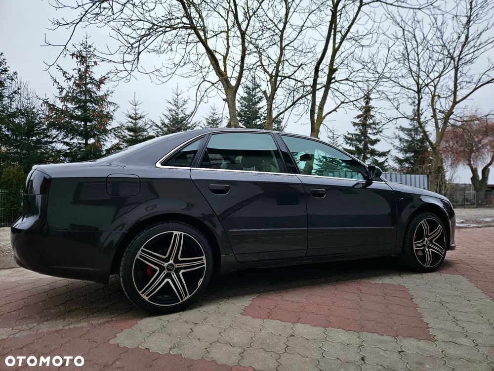 Audi A4 Limousine - 5