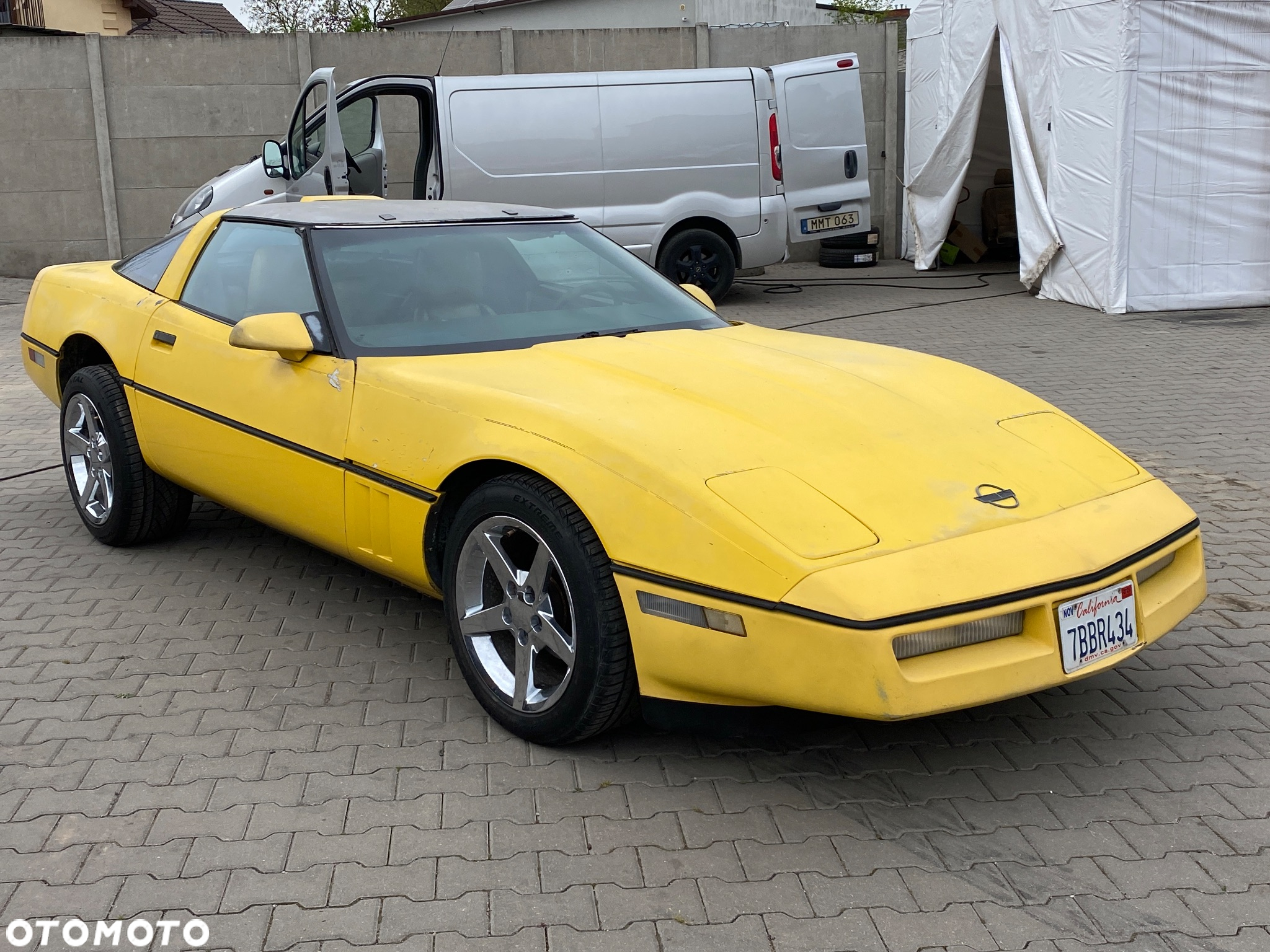 Chevrolet Corvette - 2