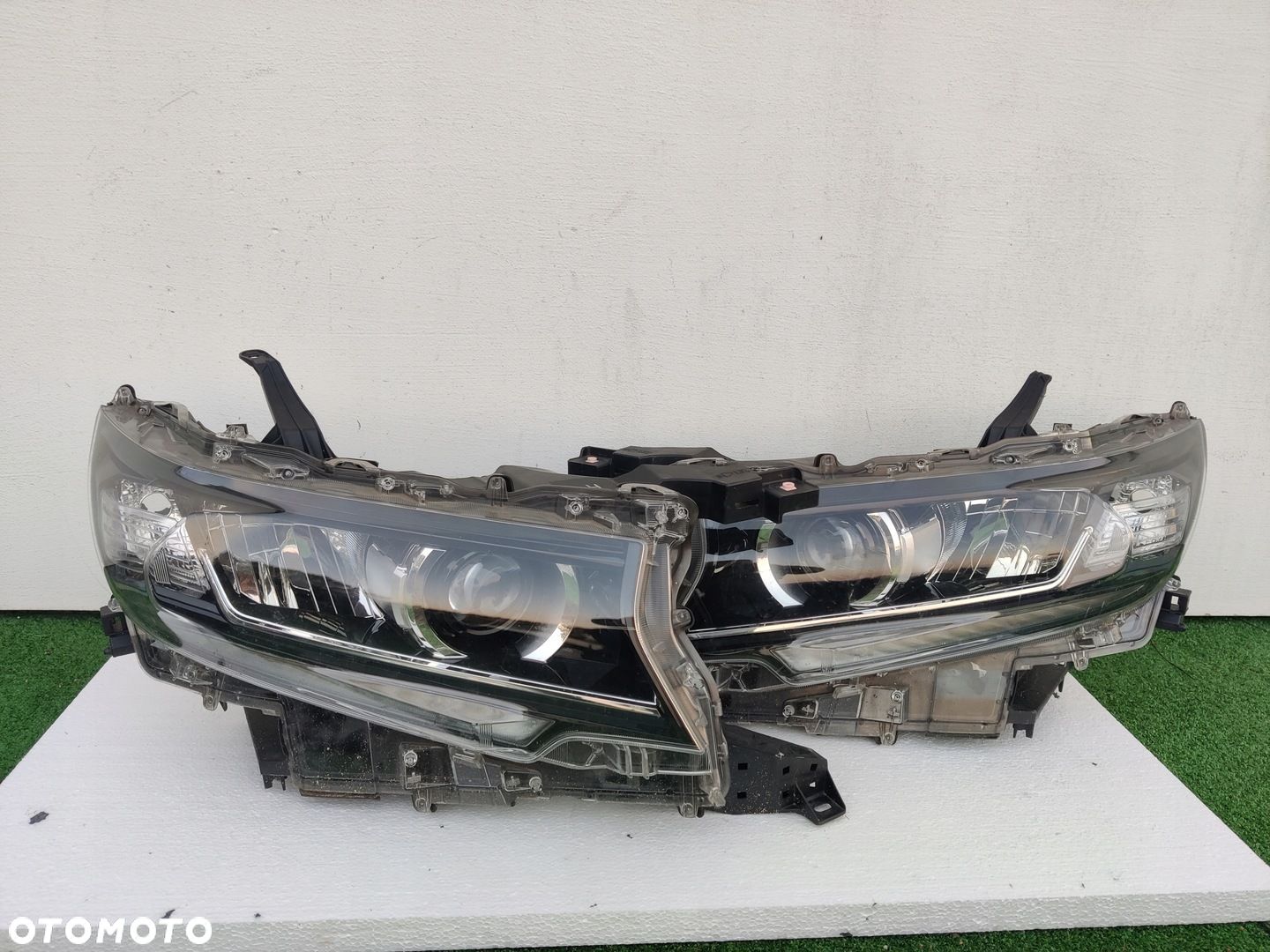 FULL LED PRAWA LAMPA TOYOTA LAND CRUISER 150 - 1