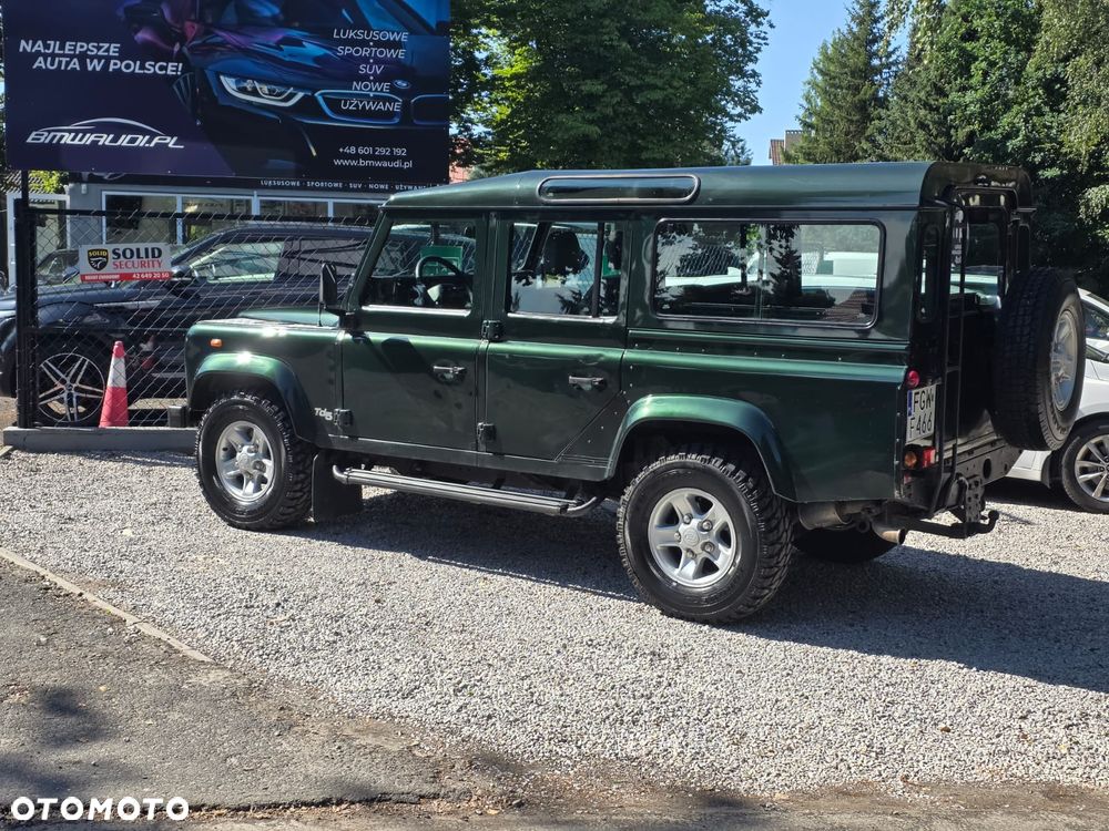Land Rover Defender 110 SE - 9
