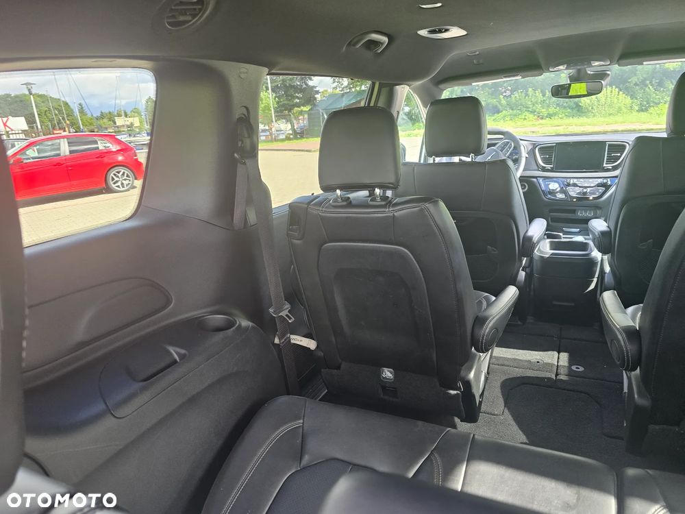 Chrysler Pacifica - 24