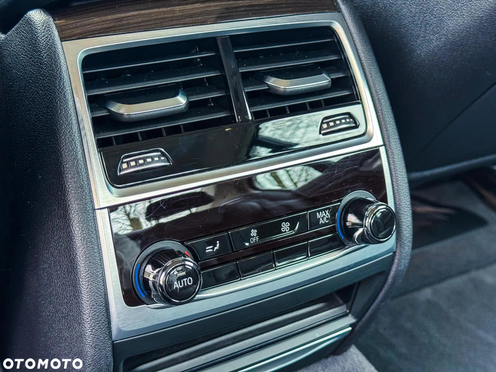 BMW Seria 7 740Li - 21