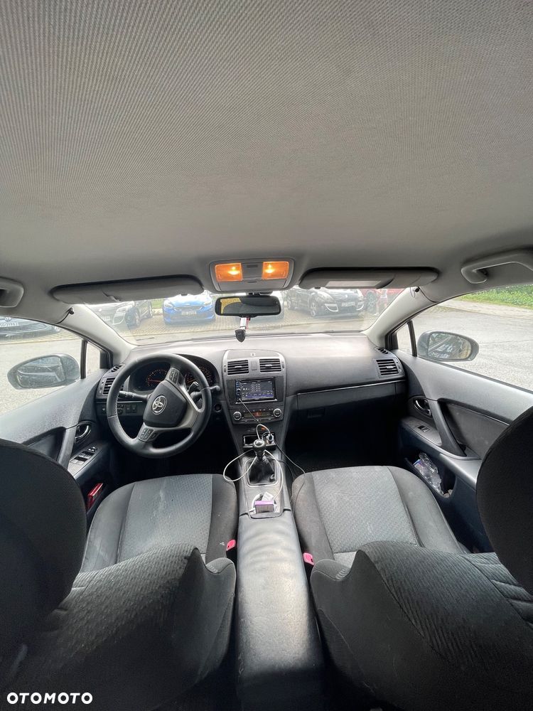 Toyota Avensis 2.0 D-4D Premium - 9