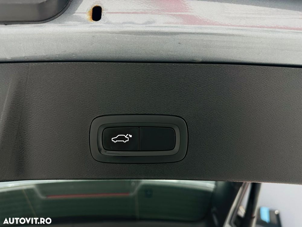 Volvo XC 40 T3 Momentum - 19