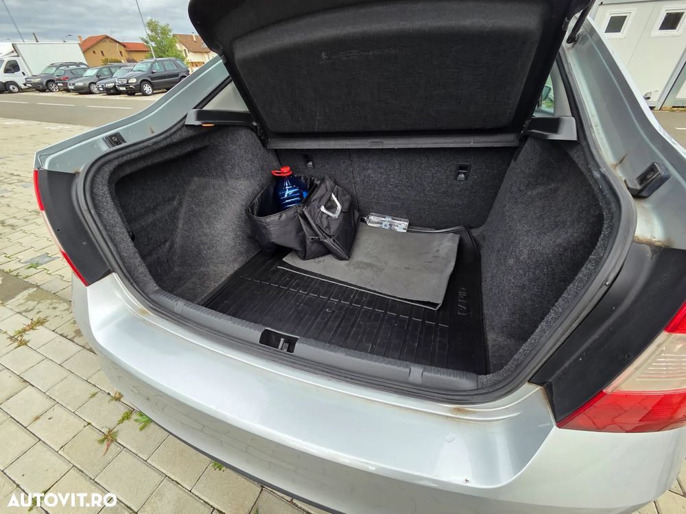 Skoda RAPID - 10