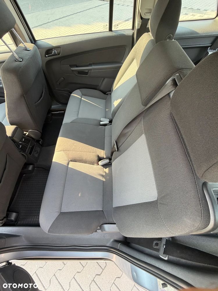 Opel Zafira 1.8 Essentia - 10