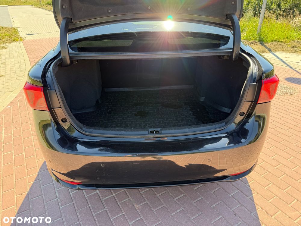 Toyota Avensis 2.0 D-4D Premium - 37