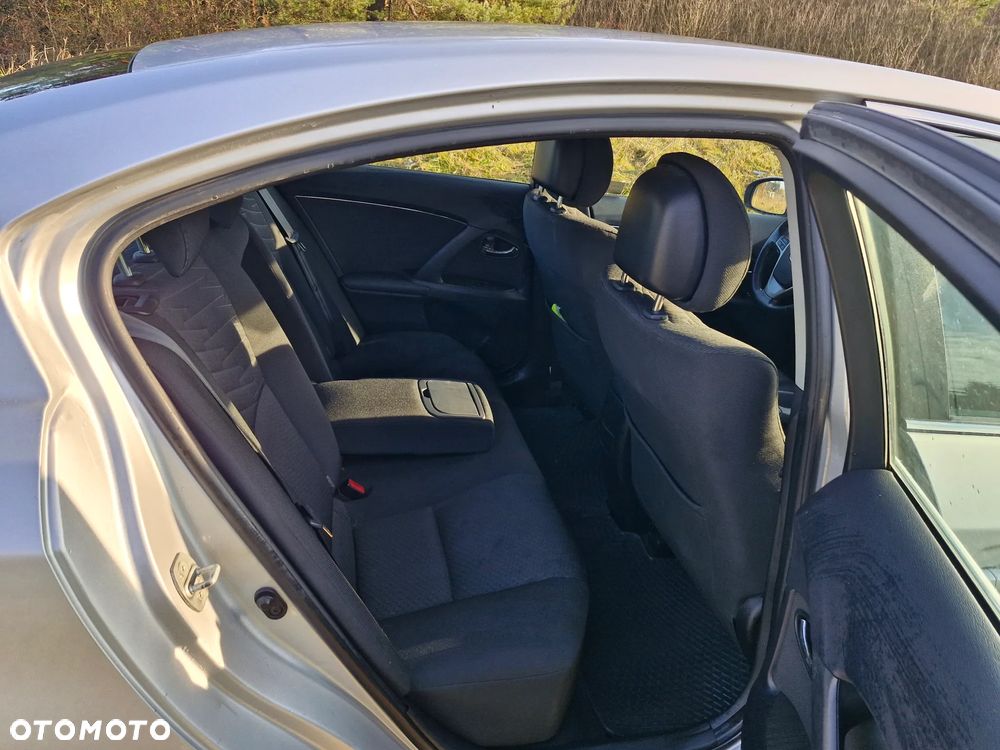 Toyota Avensis 2.0 Sol plus MS - 12