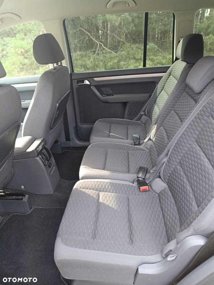 Volkswagen Touran 2.0 TDI Highline - 8