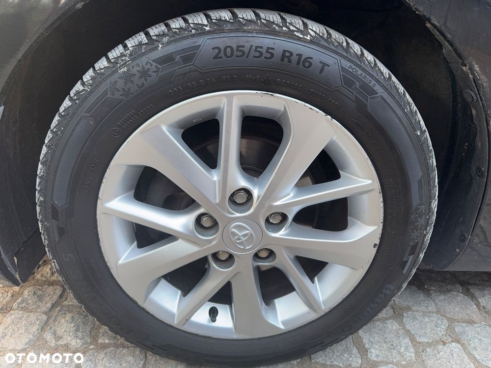 Toyota Auris 1.6 Premium + - 10