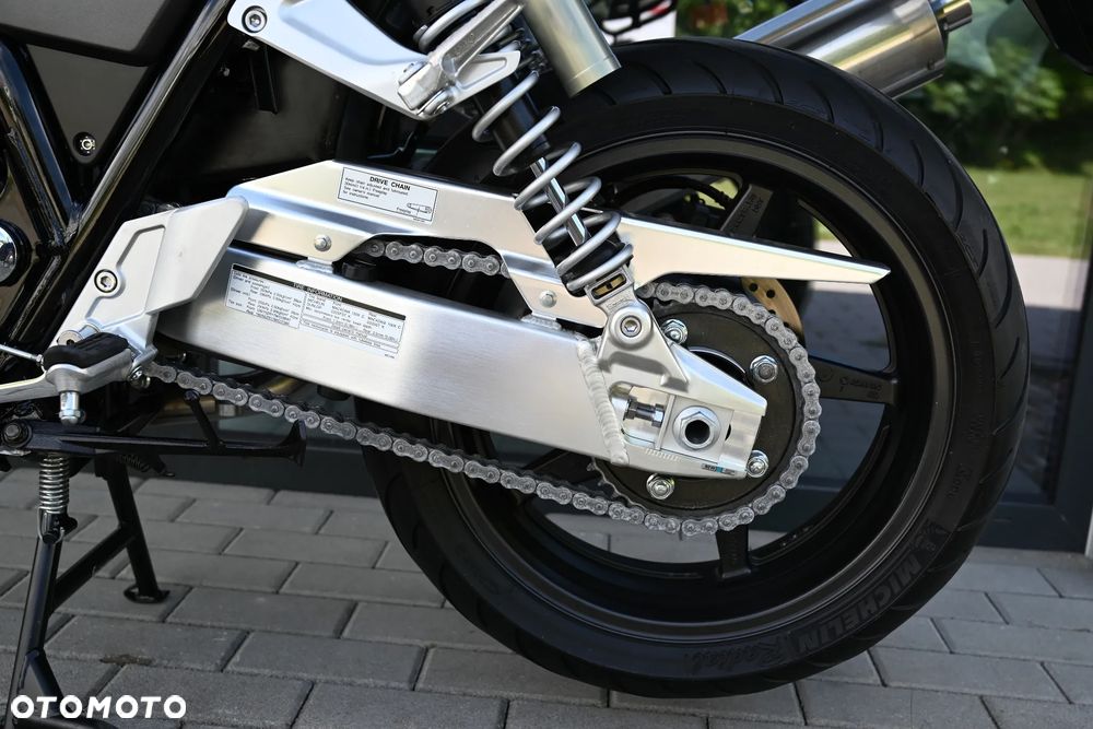 Honda CB - 23