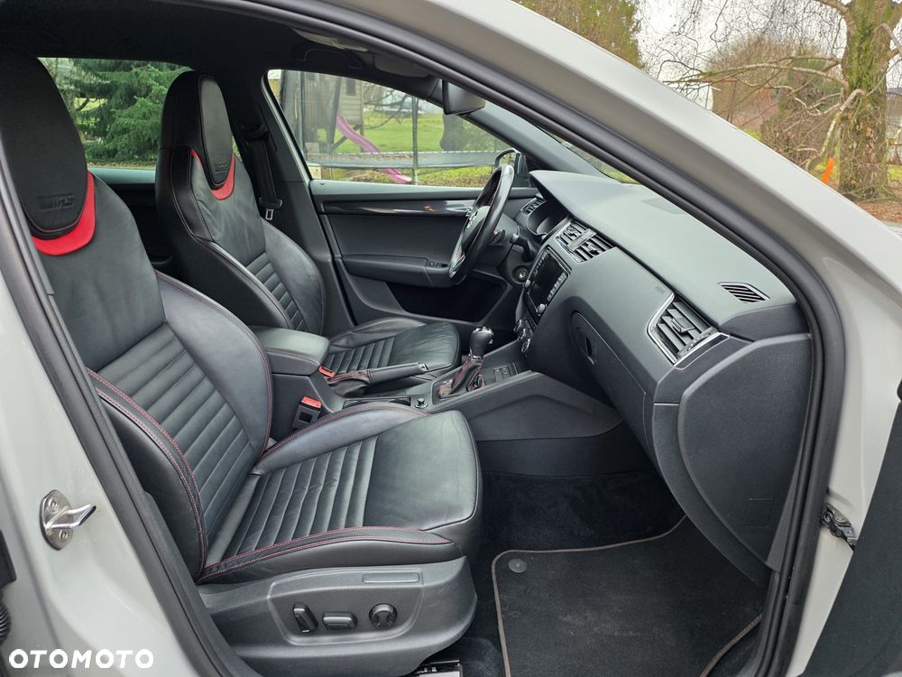 Skoda Octavia 2.0 TDI DSG RS - 14