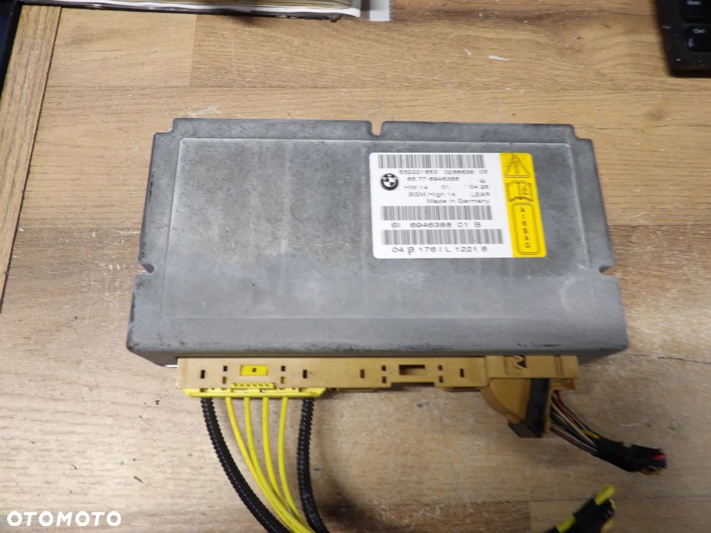 BMW - E60,E61 - MODUŁ , STEROWNIK PODUSZEK POWIETRZNYCH - AIRBAG - 6946388 - 1