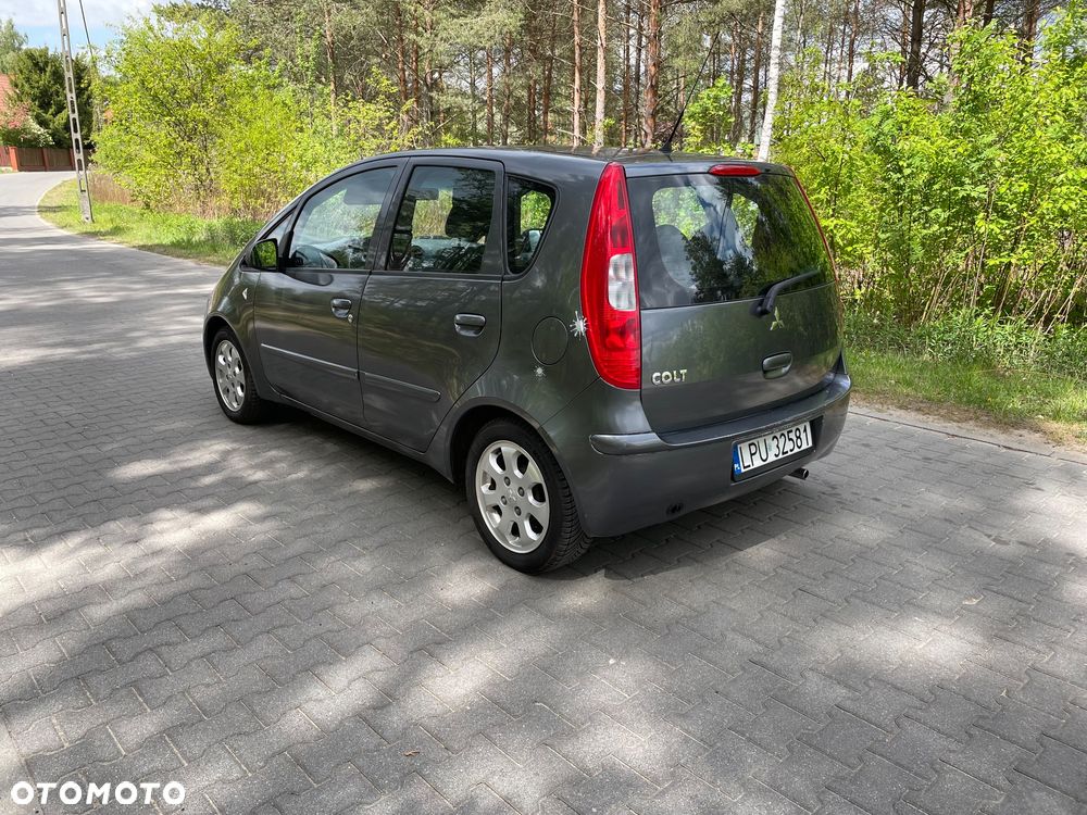 Mitsubishi Colt - 4