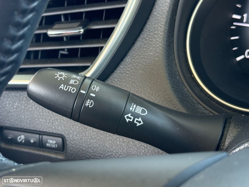 Nissan Qashqai 1.5 dCi N-Connecta Business - 31