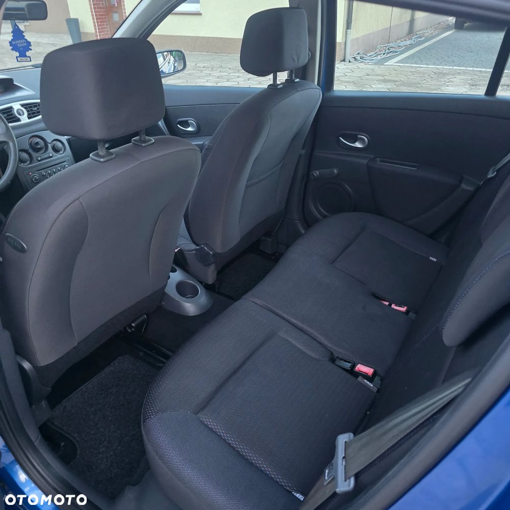 Renault Clio 1.2 16V Exception - 19