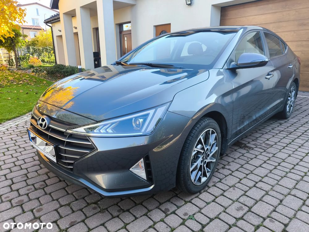 Hyundai Elantra - 1
