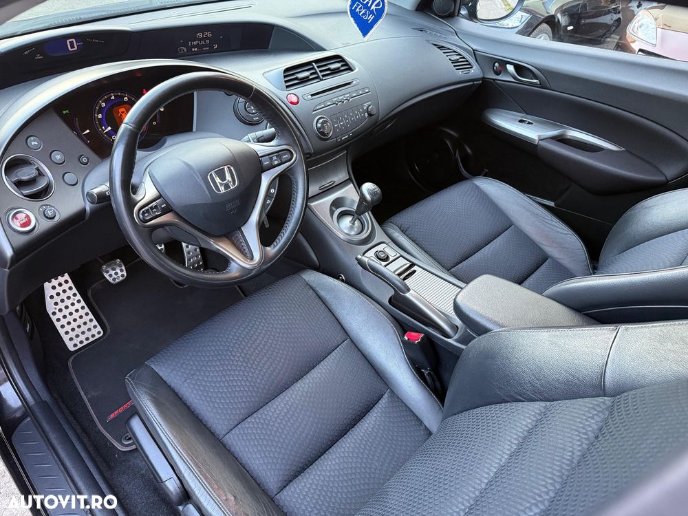 Honda Civic 1.8i-VTEC Sport - 6