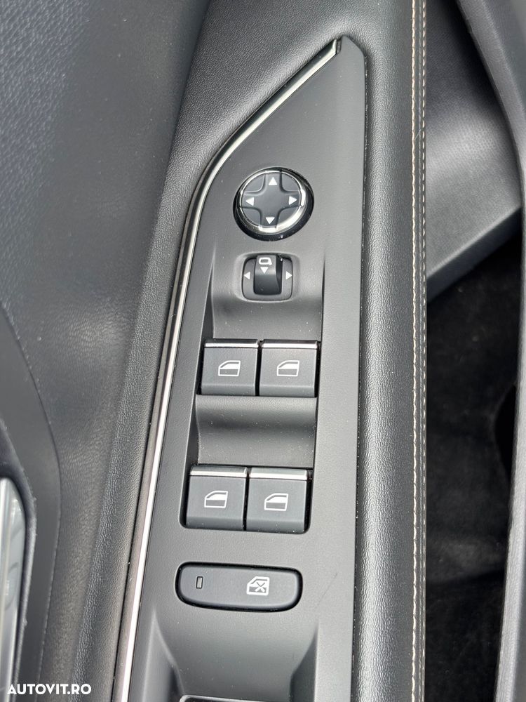 Peugeot 3008 225 e-EAT8 GT - 24