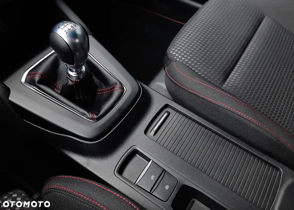 Ford Focus 1.0 EcoBoost ST-Line X - 21