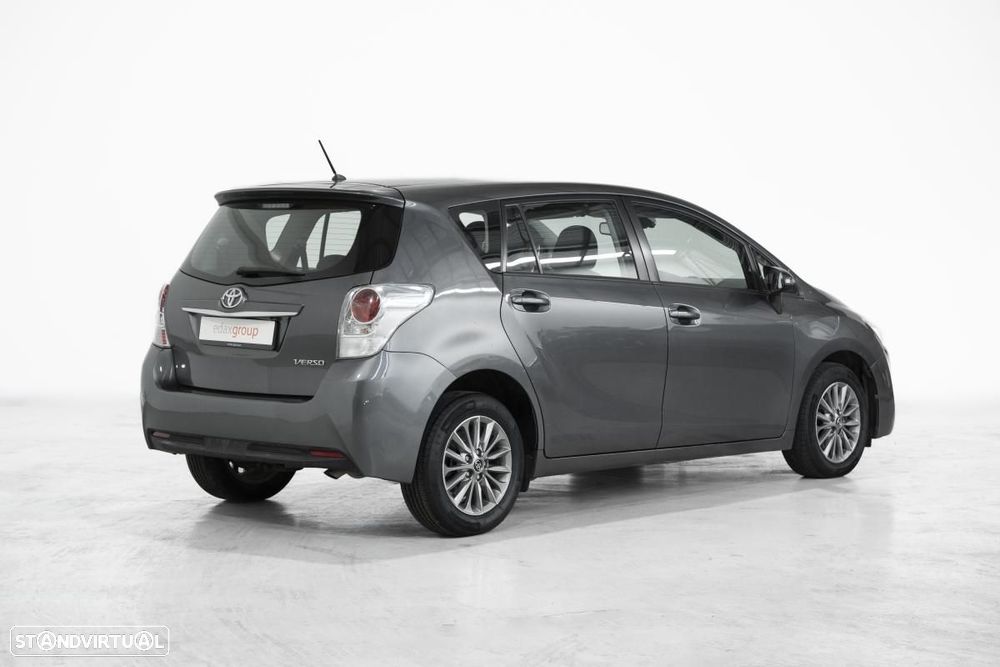 Toyota Verso 2017 photo 3