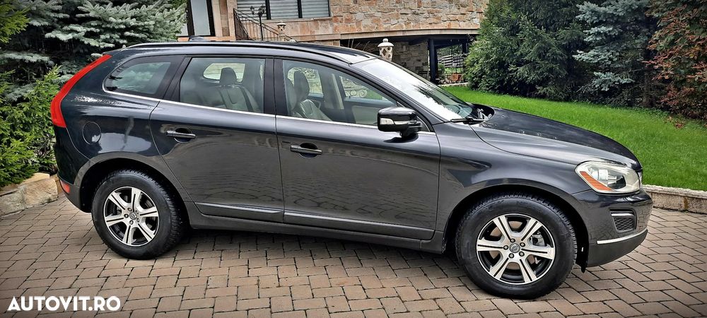 Volvo XC 60 D5 AWD Geartronic Momentum - 12
