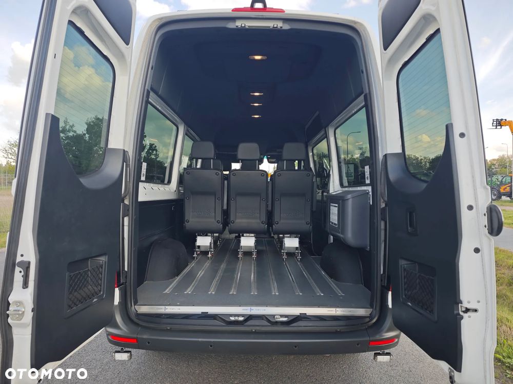 Mercedes-Benz Sprinter Standard PRO 907.233 - 6