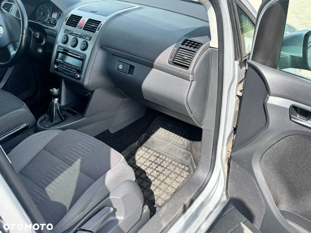 Volkswagen Touran - 3