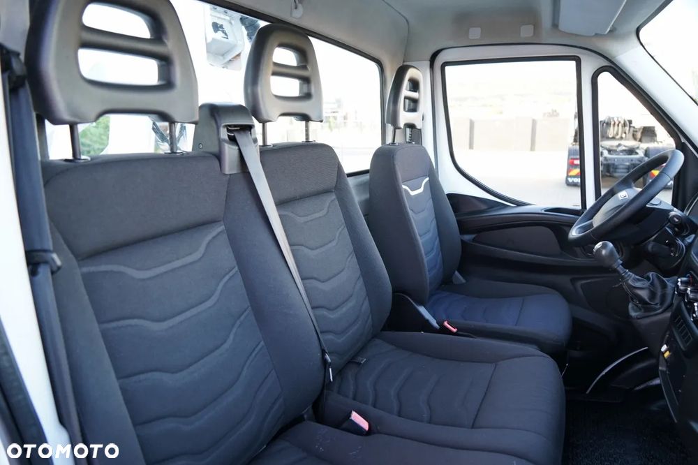 Iveco DAILY 35-120 / ZWYŻKA / PODNOŚNIK KOSZOWY  20 METRÓW / 4 PODPORY / MANUAL / 2017 - 33