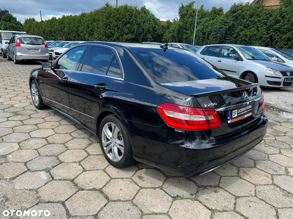 Mercedes-Benz Klasa E 200 CDI DPF BlueEFFICIENCY 7G-TRONIC Elegance - 4