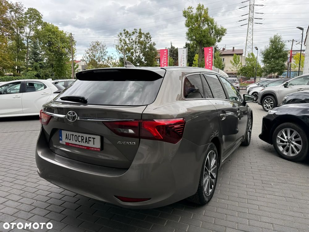Toyota Avensis 1.8 Premium MS - 27