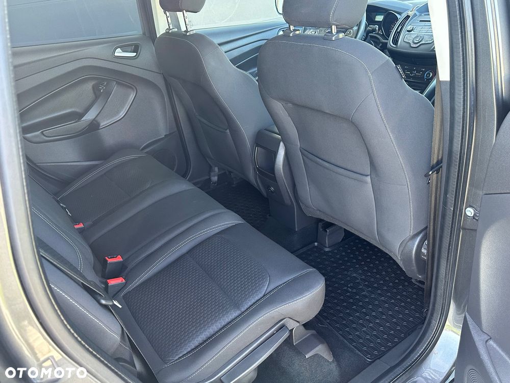 Ford Kuga - 16