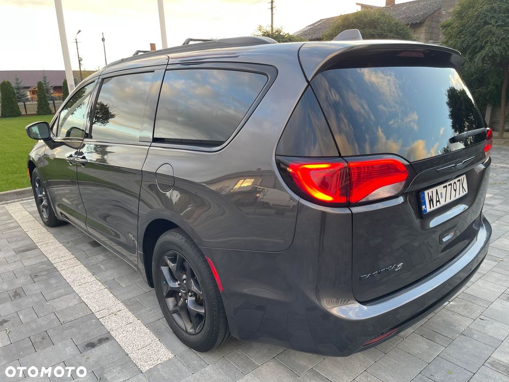 Chrysler Pacifica - 6