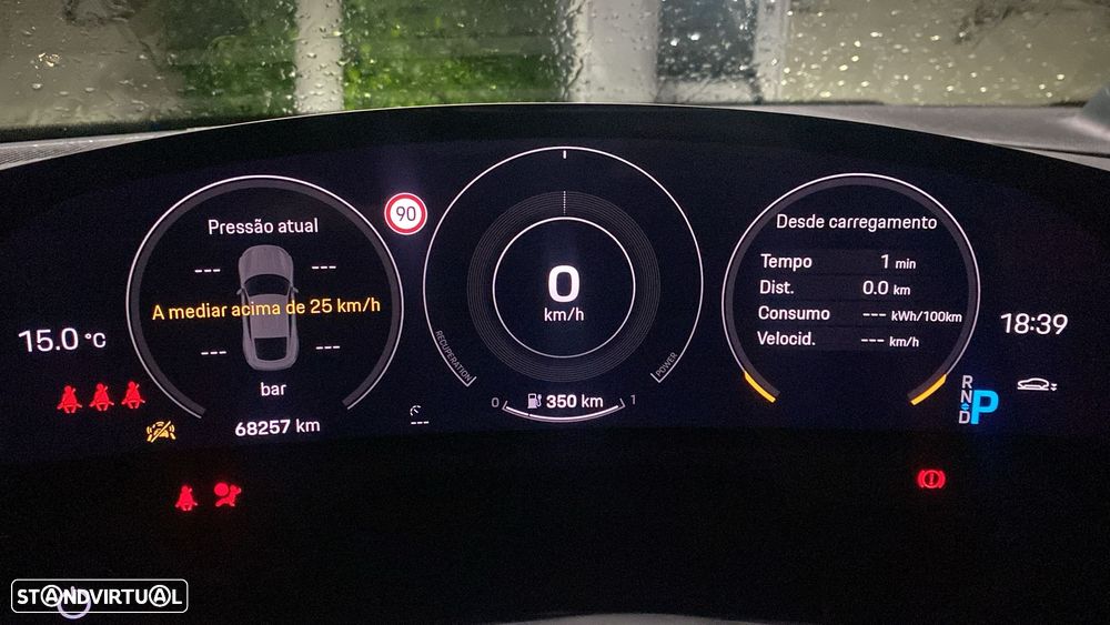 Porsche Taycan Standard - 25