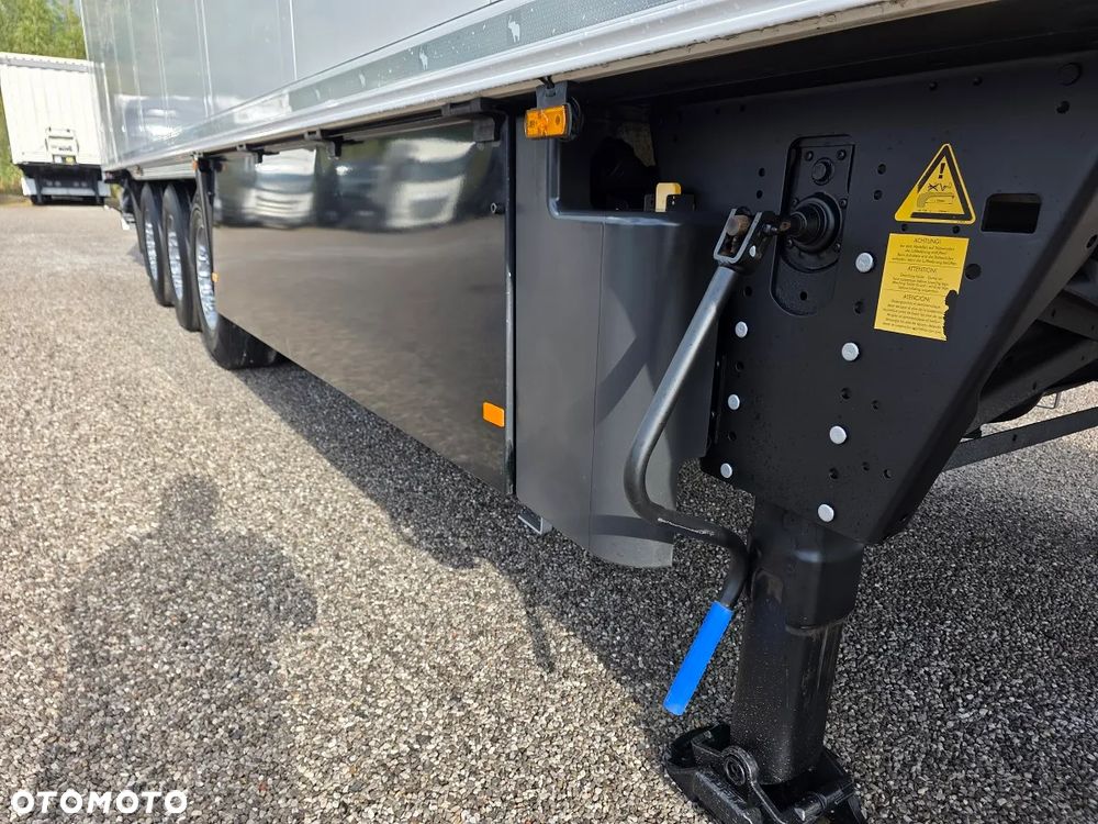 Schmitz Cargobull CHŁODNIA THERMO KING  / ŚCIANA 7 CM / - 17