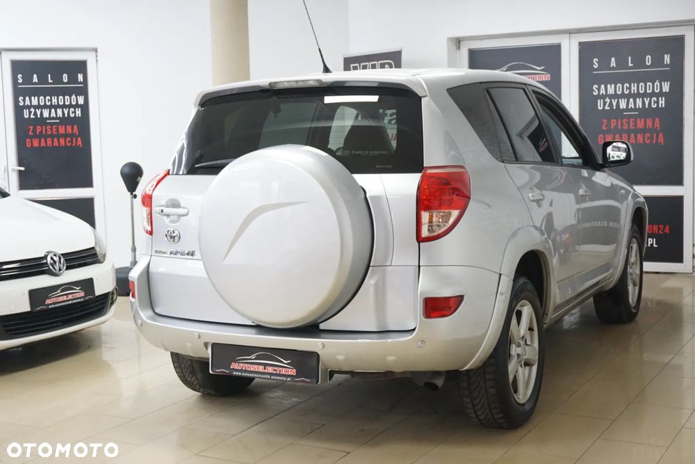 Toyota RAV4 2.2 D-CAT 4x4 Sol - 4