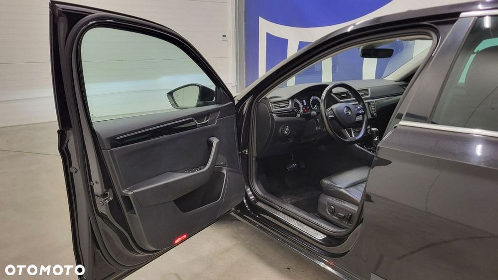 Skoda Superb 2.0 TDI L&K DSG - 11