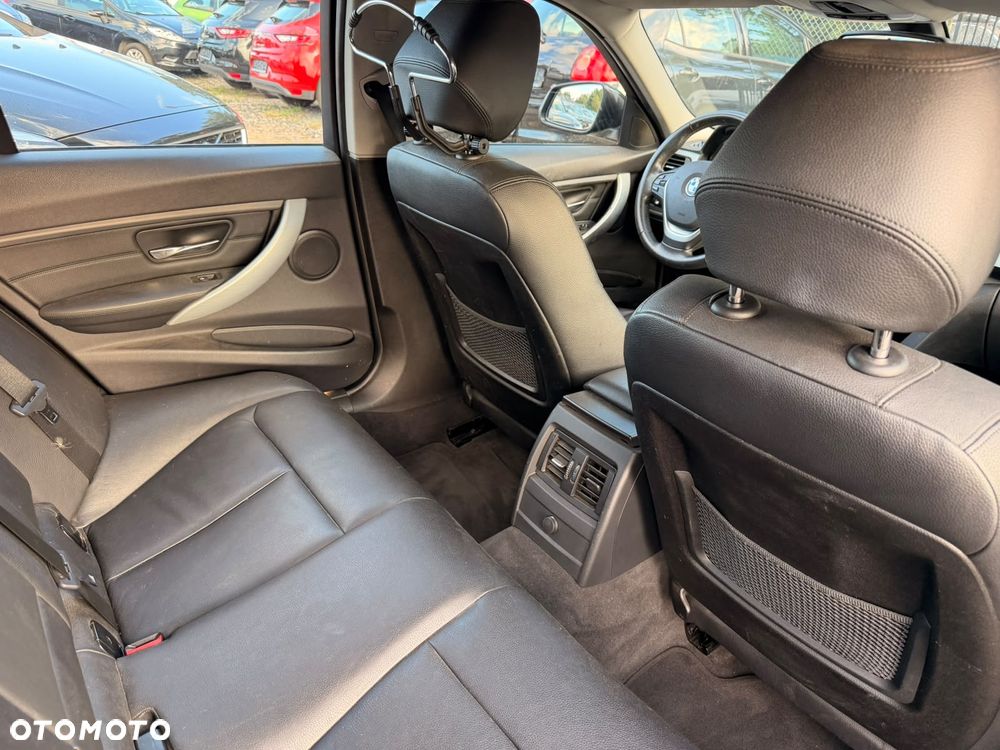 BMW Seria 3 318d Sport Line - 6