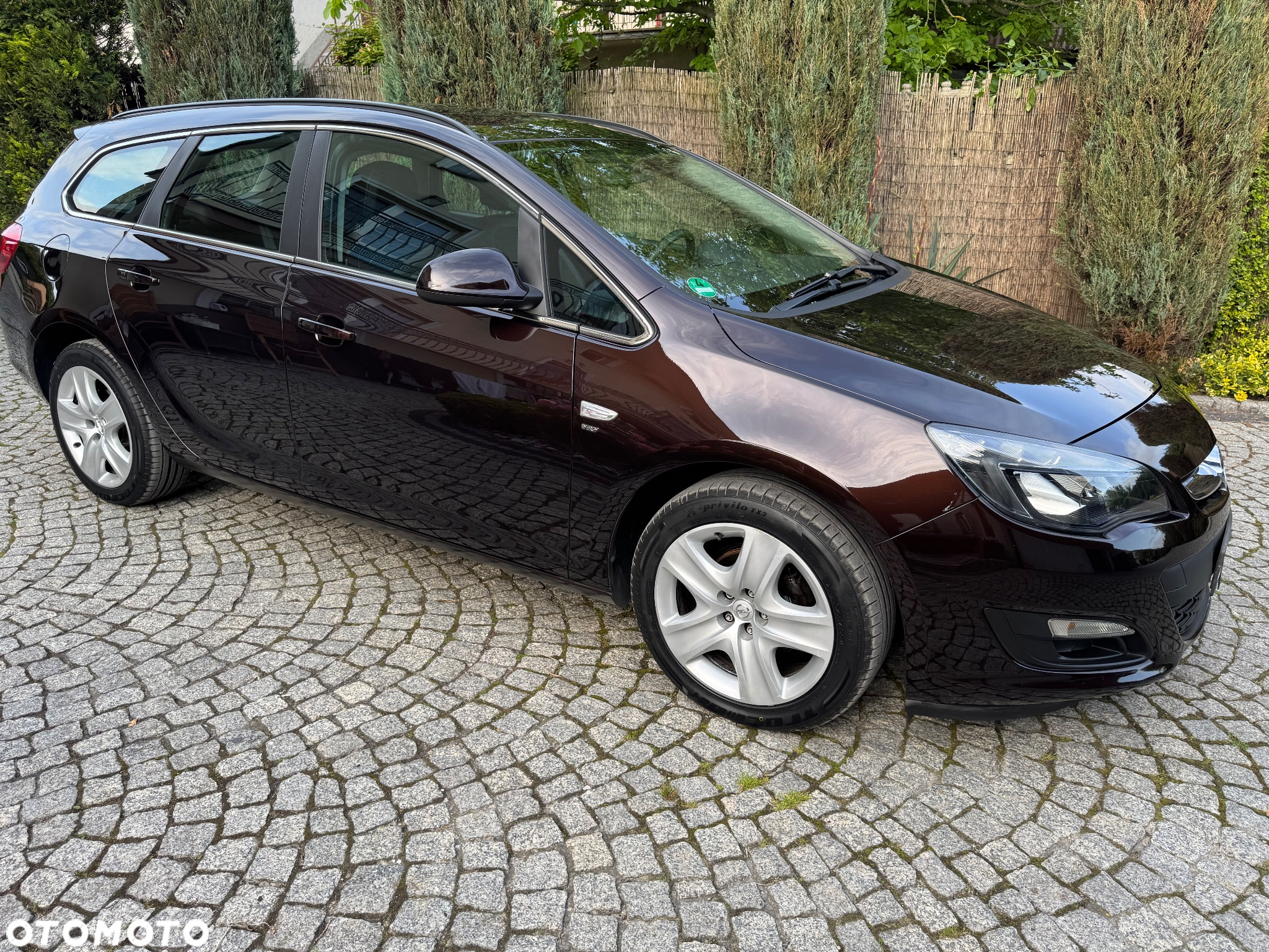 Opel Astra IV 1.4 T Cosmo - 10
