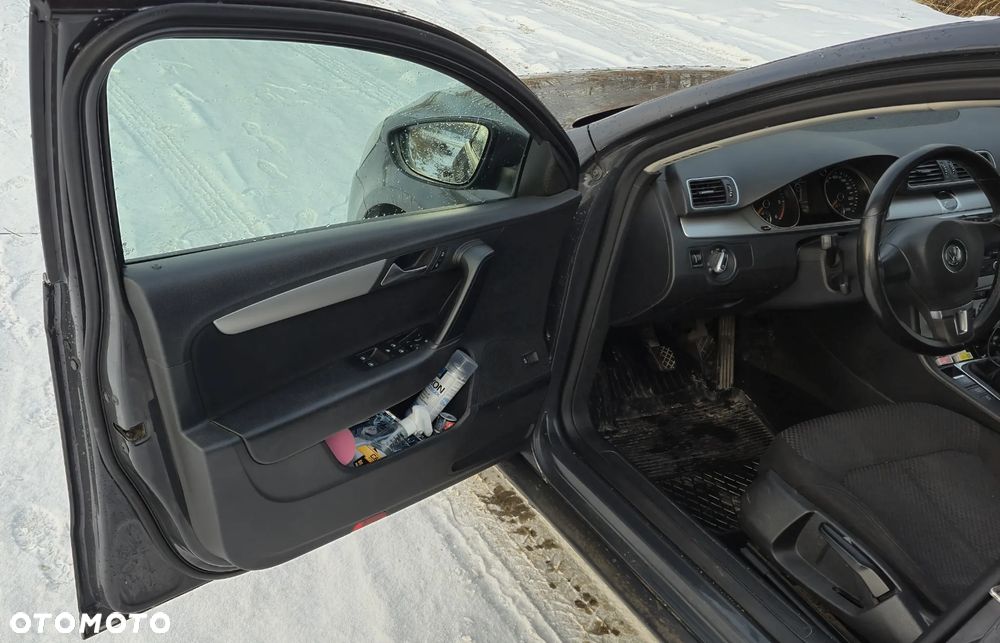 Volkswagen Passat 2.0 TDI BlueMotion Technology Trendline - 12