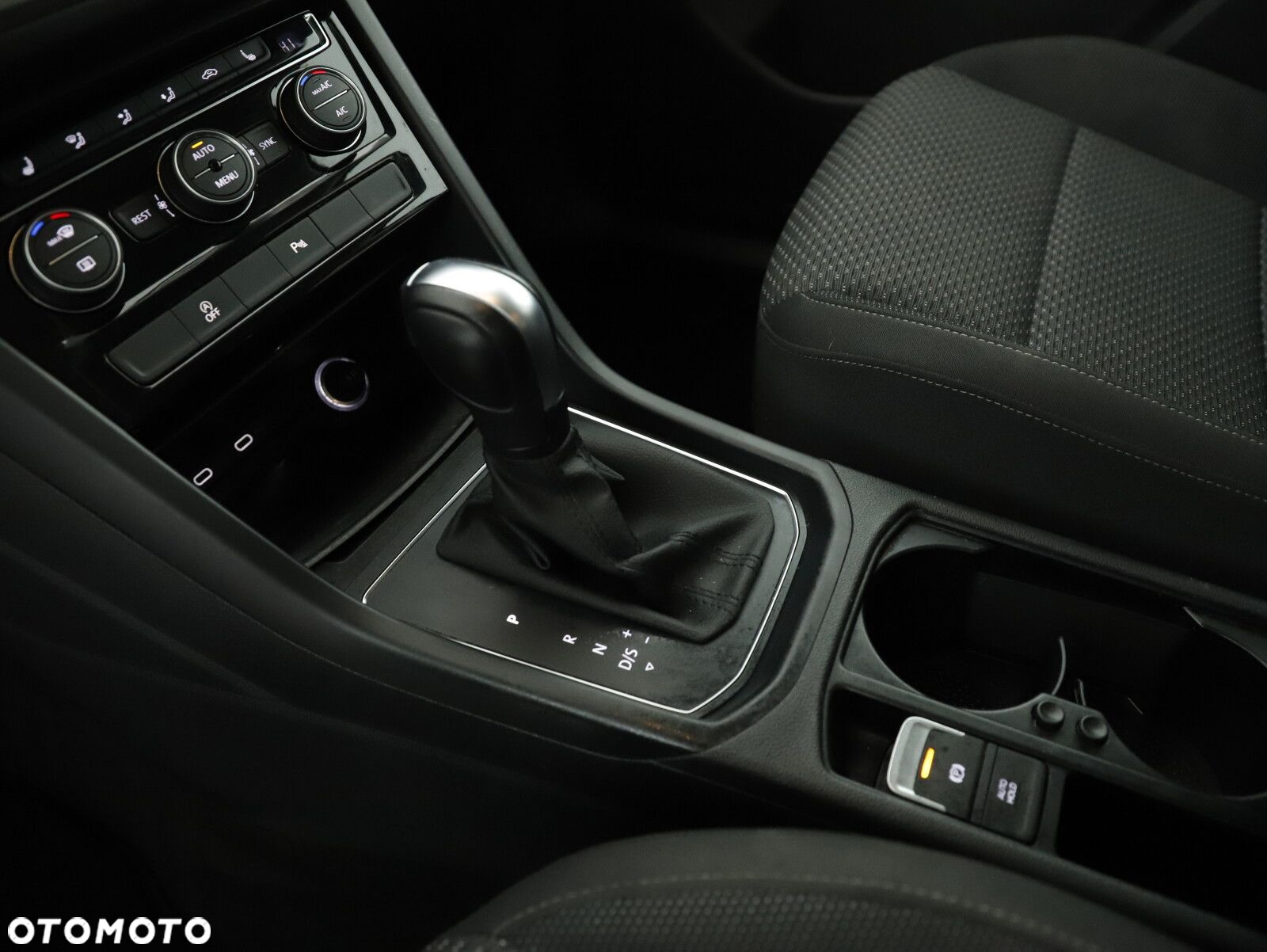 Volkswagen Touran - 15