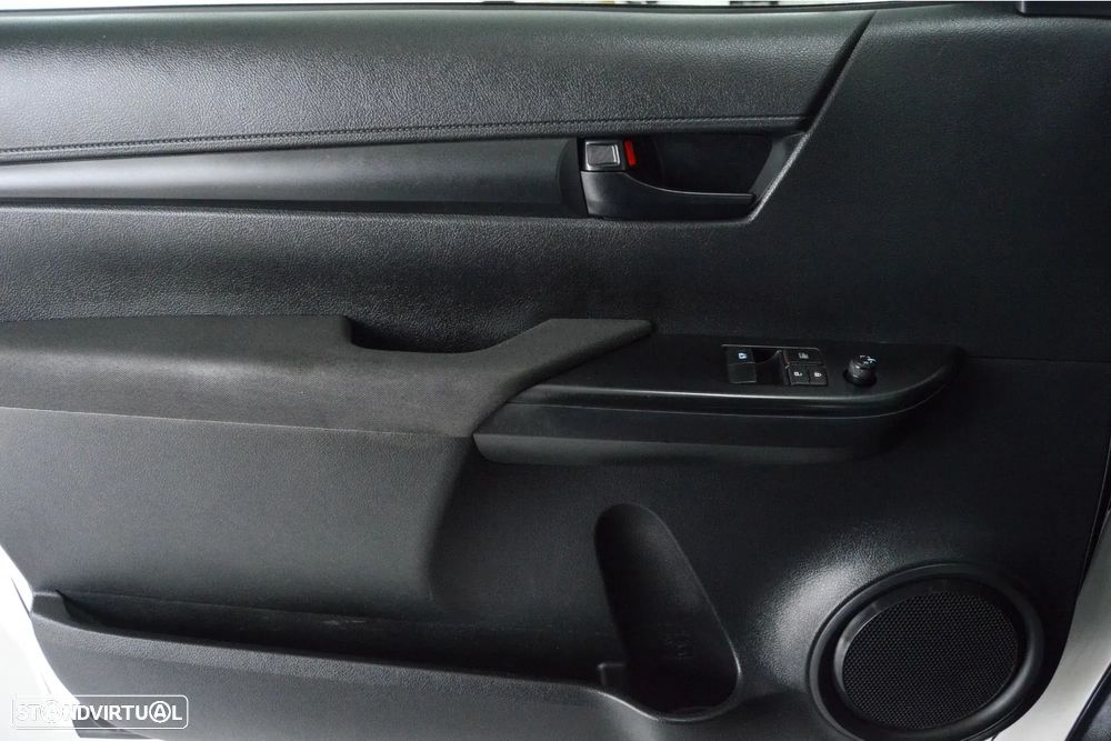 Toyota Hilux 2.4 D-4D 4X2 Cabine Extra 3L - 27