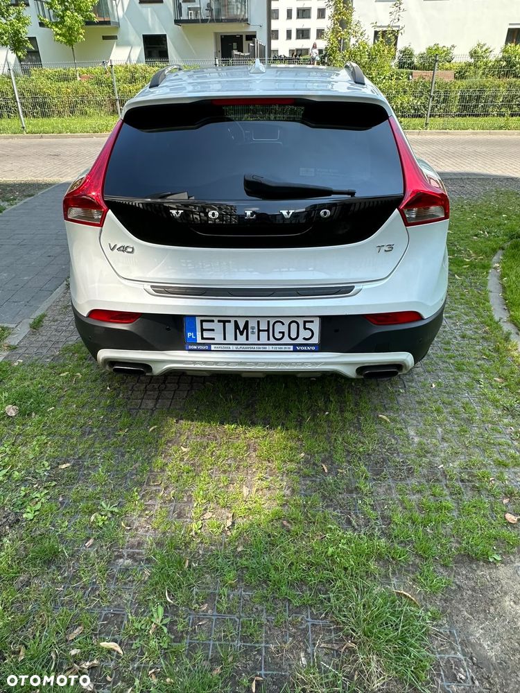 Volvo V40 Cross Country T3 Drive-E Ocean Race - 4