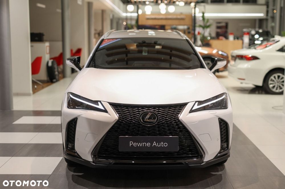 Lexus UX - 4