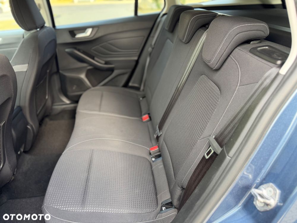 Ford Focus 1.0 EcoBoost Titanium Business - 17