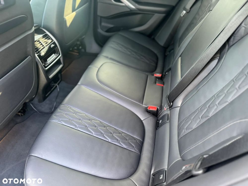 BMW X6M M50d - 16