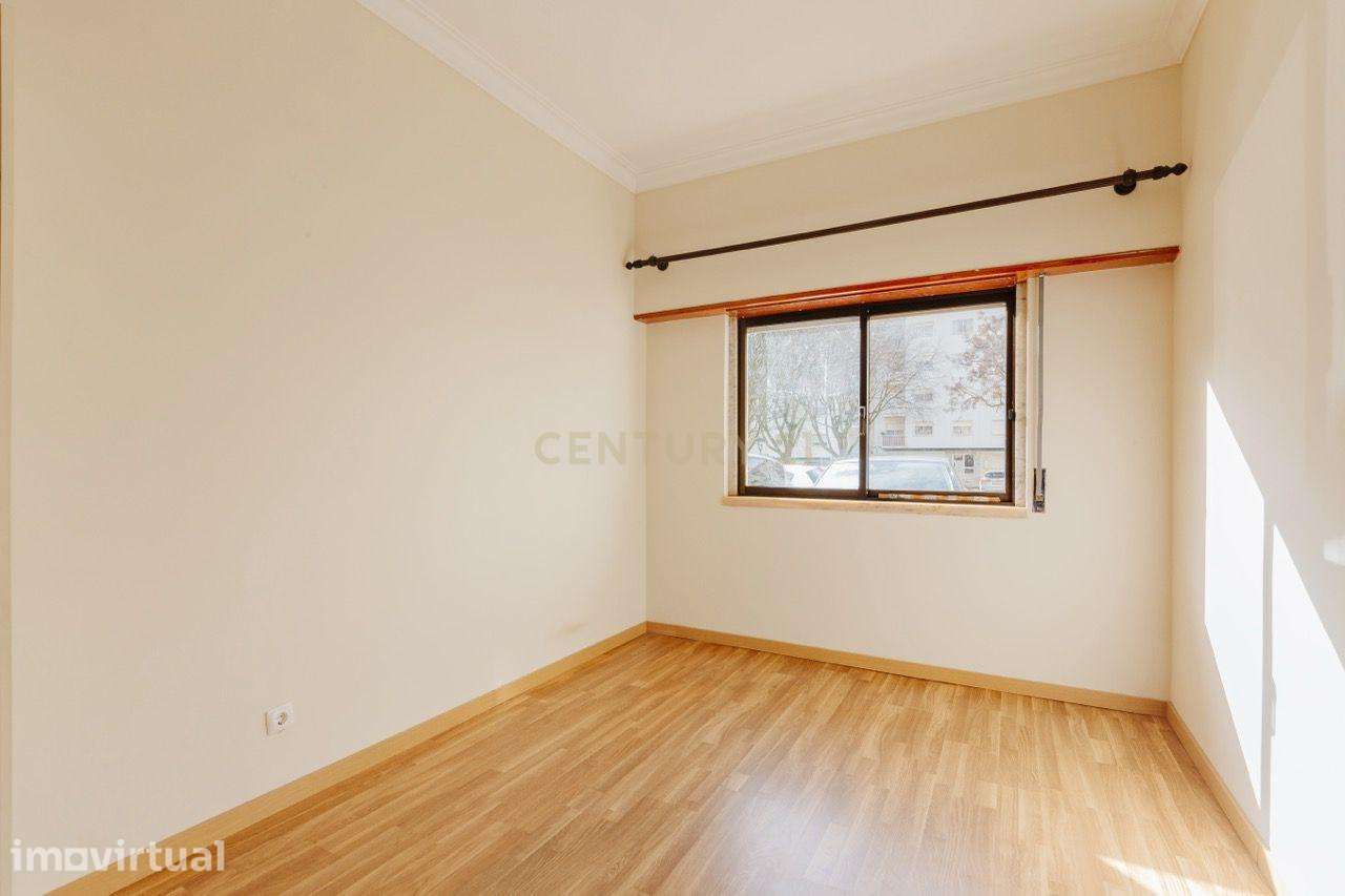 Apartamento T2 junto à estação da Amadora - Grande imagem: 3/19
