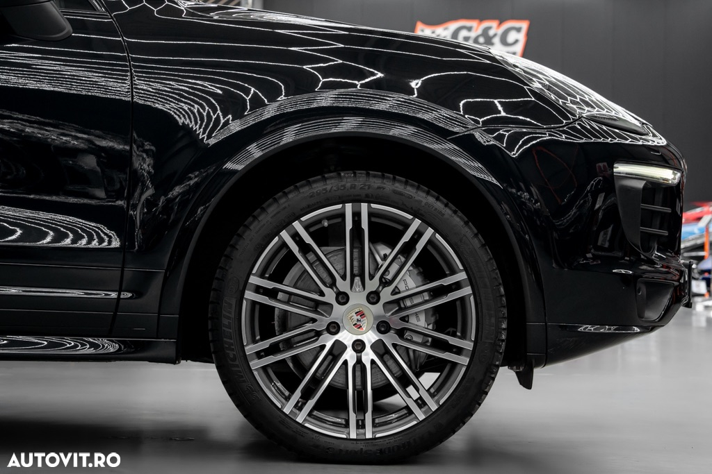 Porsche Cayenne S Diesel Platinum Edition - 8