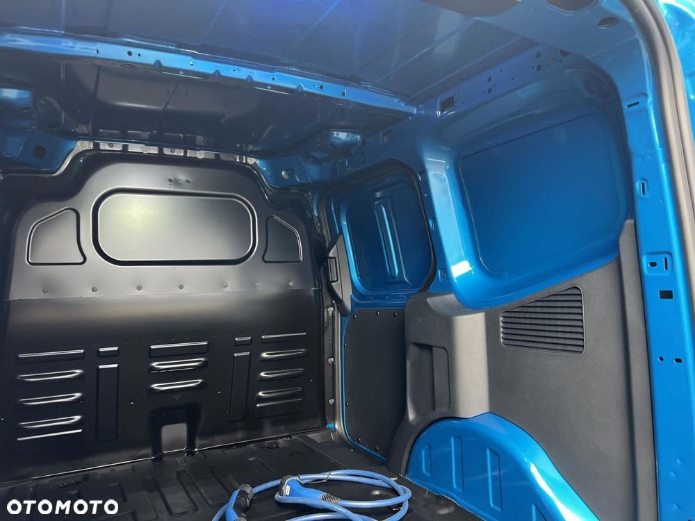 Ford Transit Courier - 22